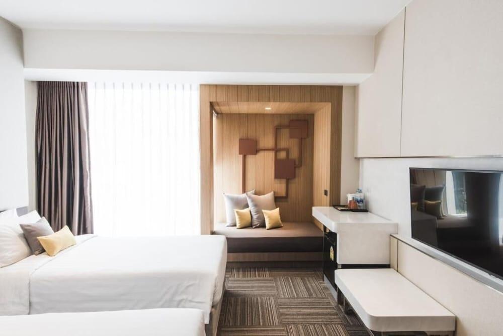 Twothree A Homely Hotel - Sha Extra Plus Бангкок Екстер'єр фото