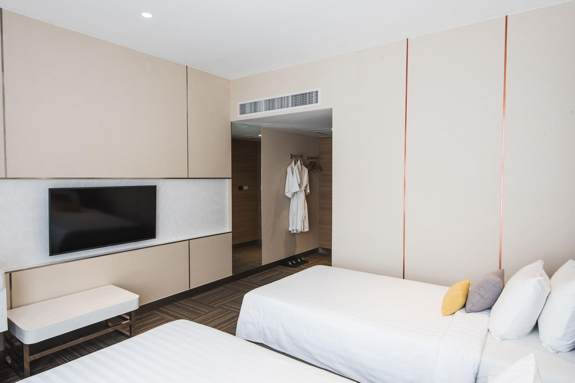 Twothree A Homely Hotel - Sha Extra Plus Бангкок Екстер'єр фото