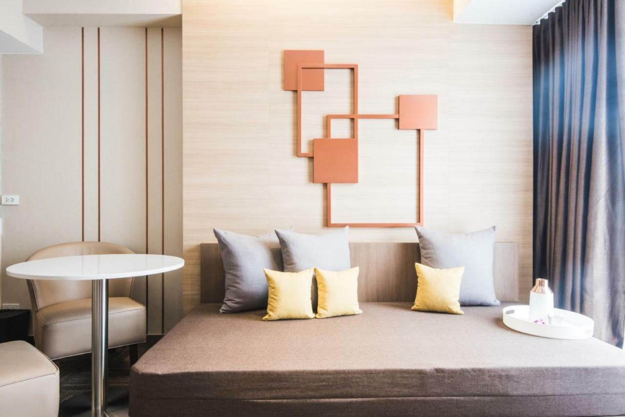 Twothree A Homely Hotel - Sha Extra Plus Бангкок Екстер'єр фото