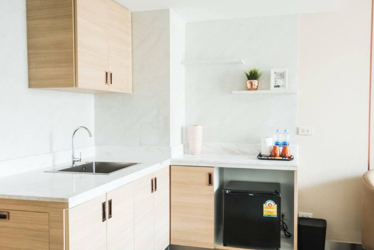 Twothree A Homely Hotel - Sha Extra Plus Бангкок Екстер'єр фото